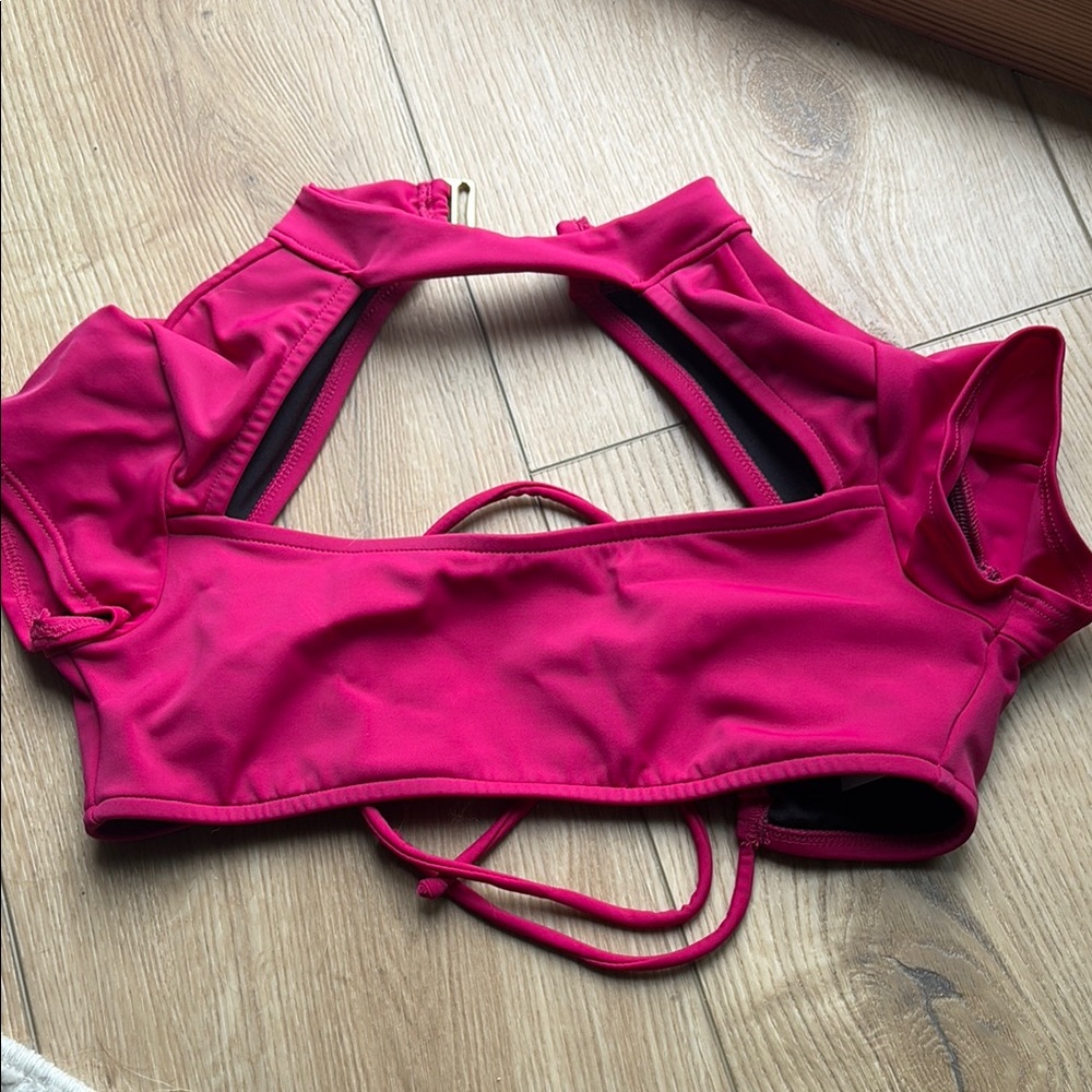 NWOT Soorts Illustrated Swim Top